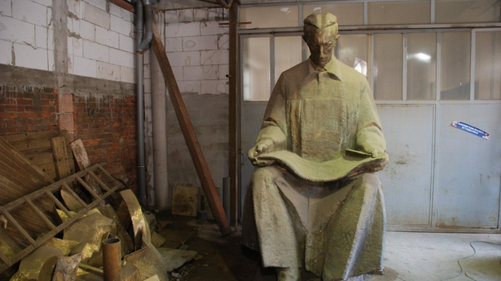 spomenik nikoli tesli